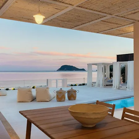 Salty Angel Sea Front *