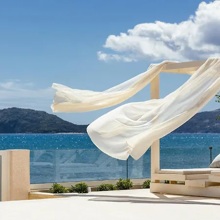 Salty Angel Sea Front Villa Laganász