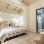 Salty Angel Sea Front Villa *