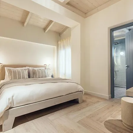 Salty Angel Sea Front Villa *